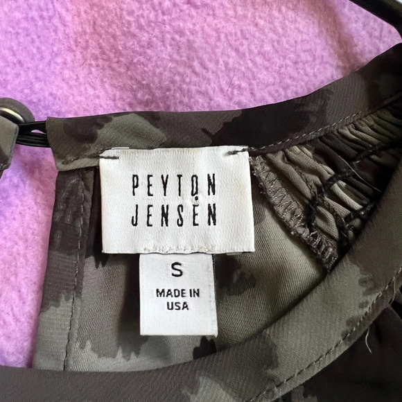 Peyton Jensen Evereve Smocked Camouflage Blouse - Small - Picture 4 of 7